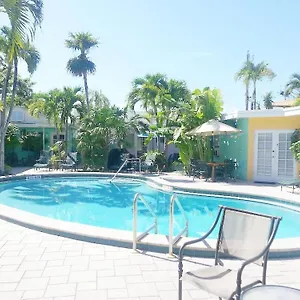 Alexander Palms Court - No Hidden Fees! Guest house